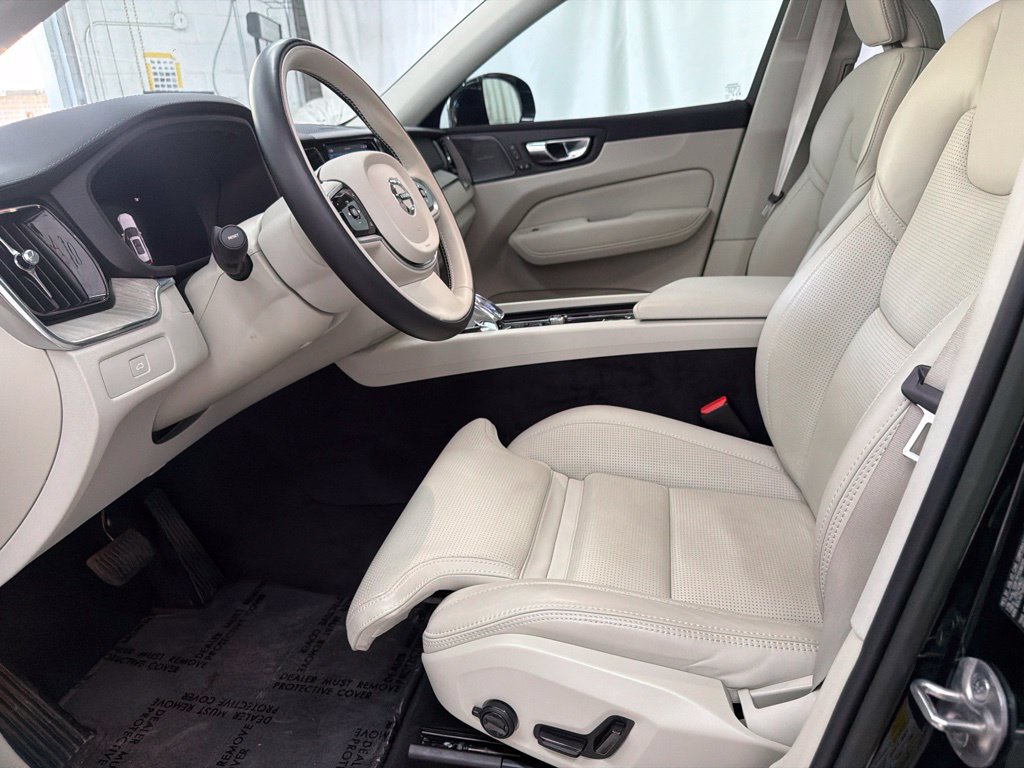 Used 2023 Volvo XC60 B5 Ultimate FWD image 13