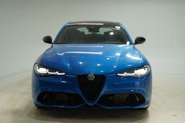 New 2025 Alfa Romeo Giulia AWD image 2
