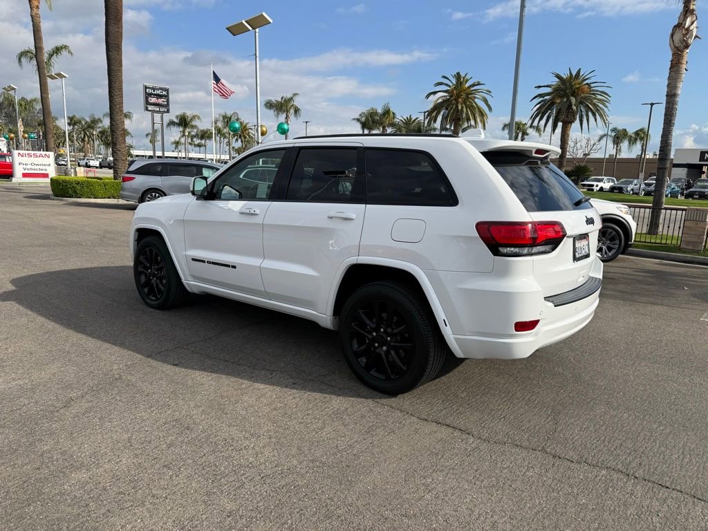 Used 2022 Jeep Grand Cherokee Laredo X image 4