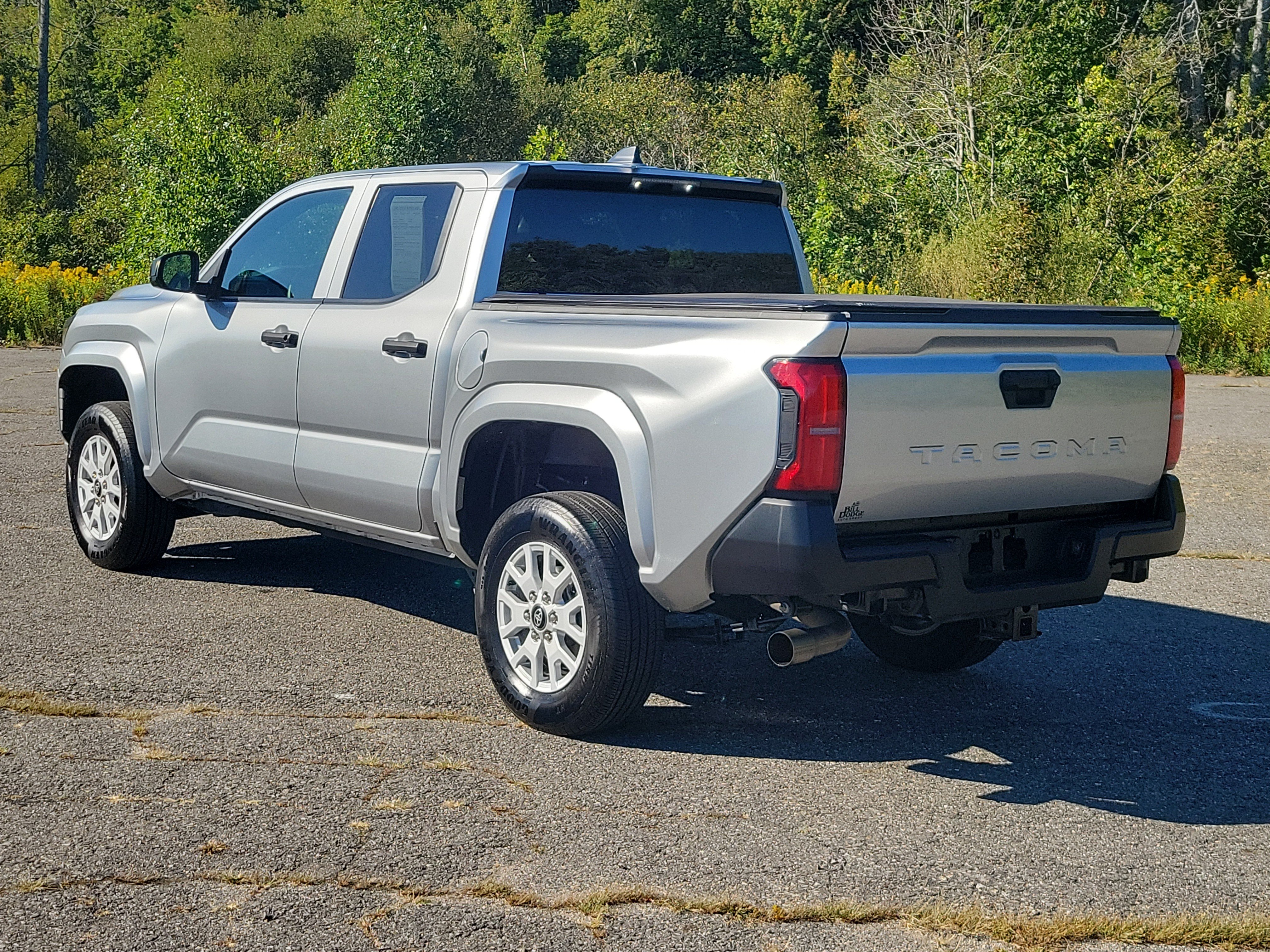 Used 2025 Toyota Tacoma SR RWD image 7