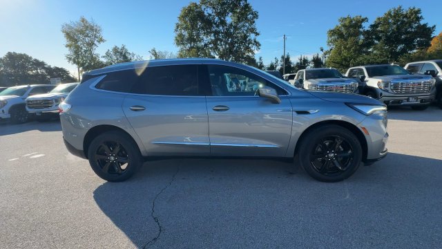 Used 2024 Buick Enclave Essence w/ Sport Touring Edition FWD image 2