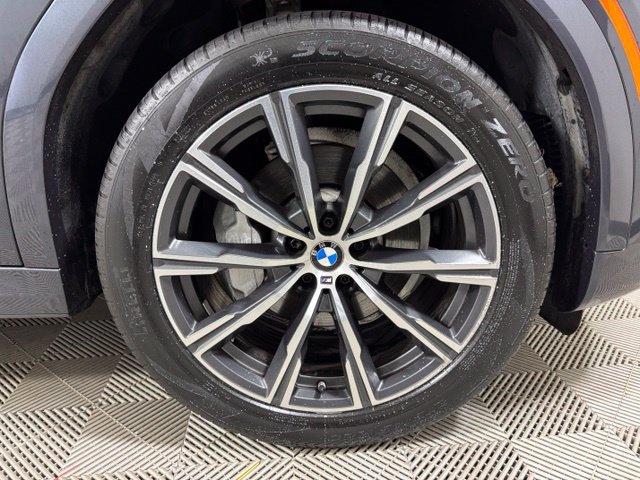 Used 2021 BMW X6 xDrive40i w/ Executive Package AWD/4WD image 18