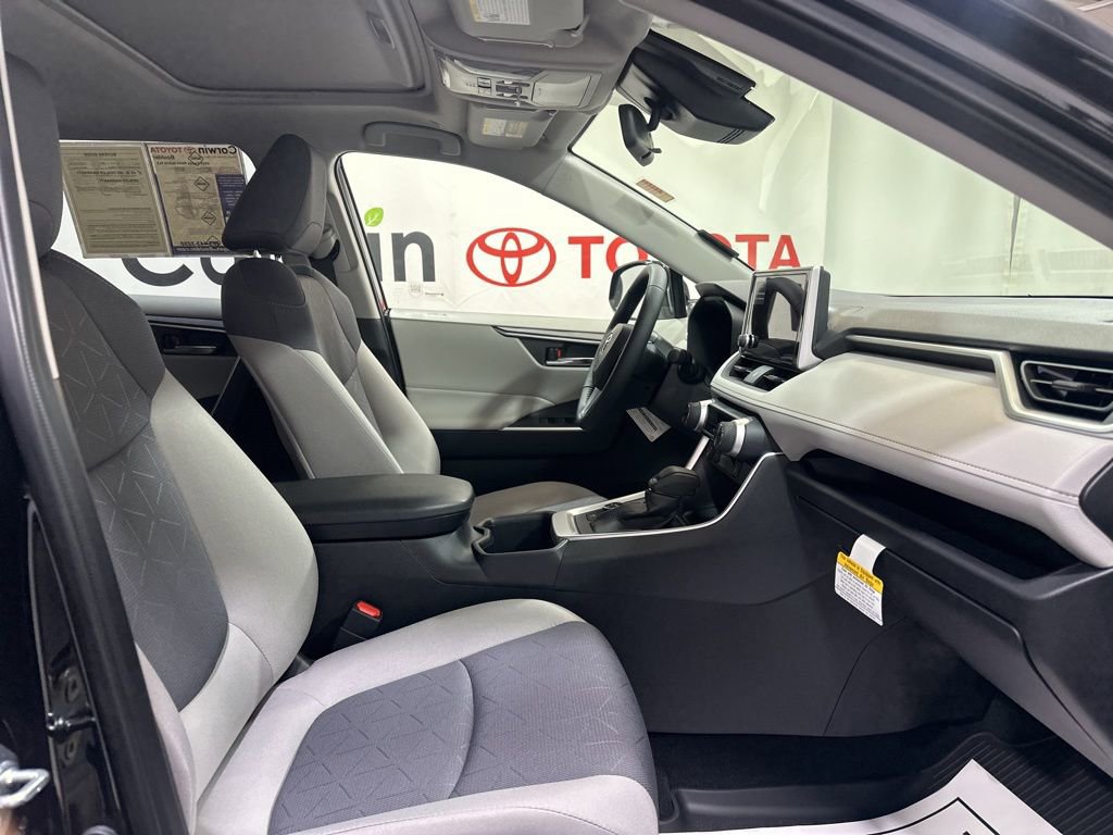 Used 2025 Toyota RAV4 XLE image 9