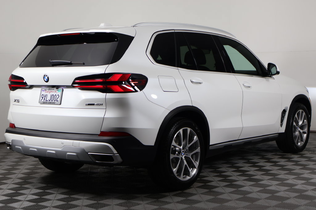 Certified 2026 BMW X5 sDrive40i w/ Climate Comfort Package RWD image 4