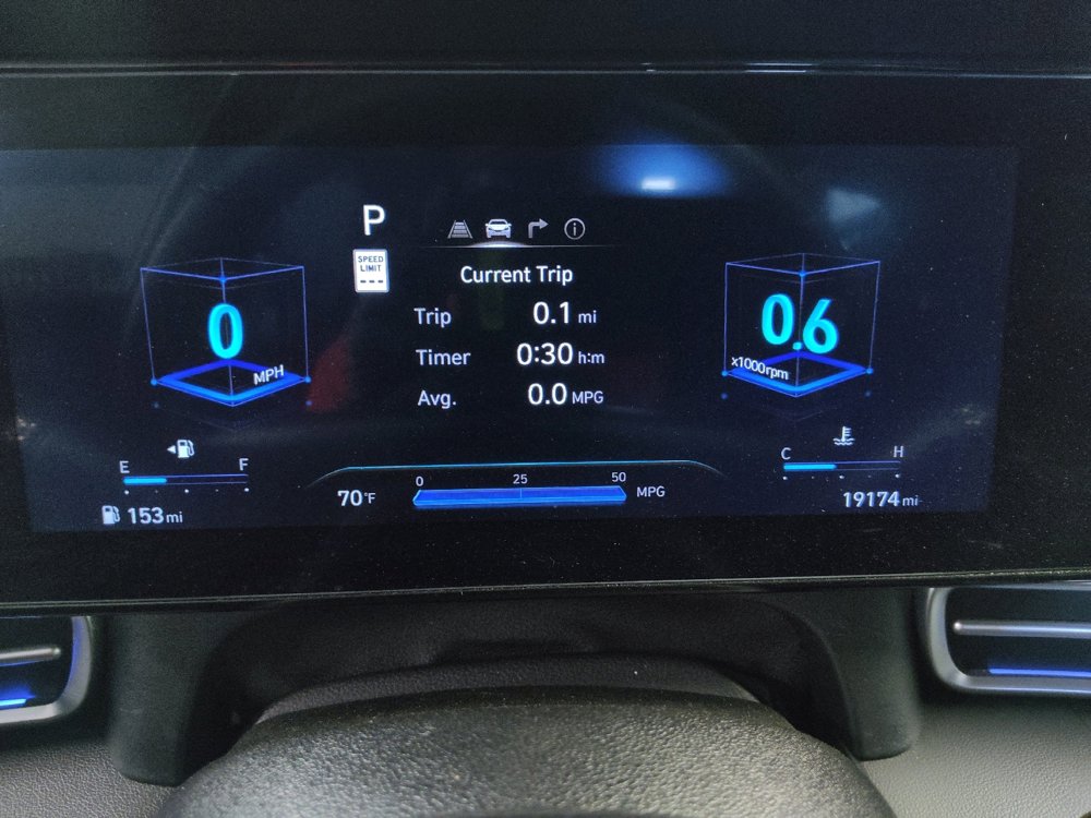 Used 2025 Hyundai Elantra SEL image 23