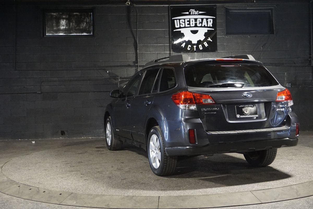 Used 2012 Subaru Outback 2.5i Premium w/ All-Weather Pkg AWD/4WD image 3