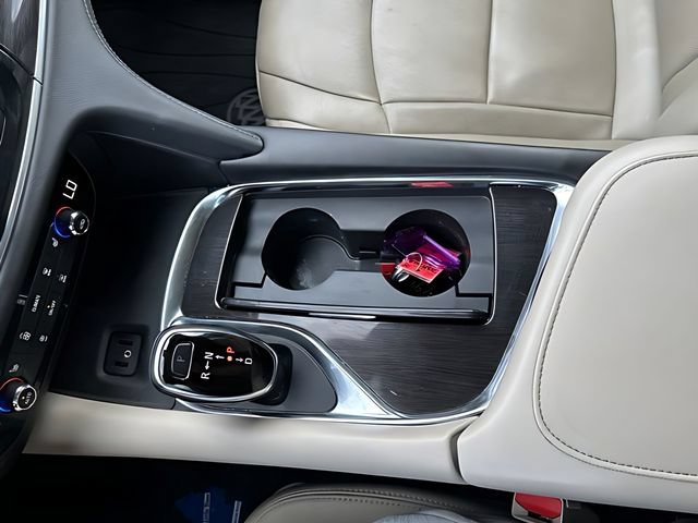 Used 2019 Buick Enclave Essence FWD image 31