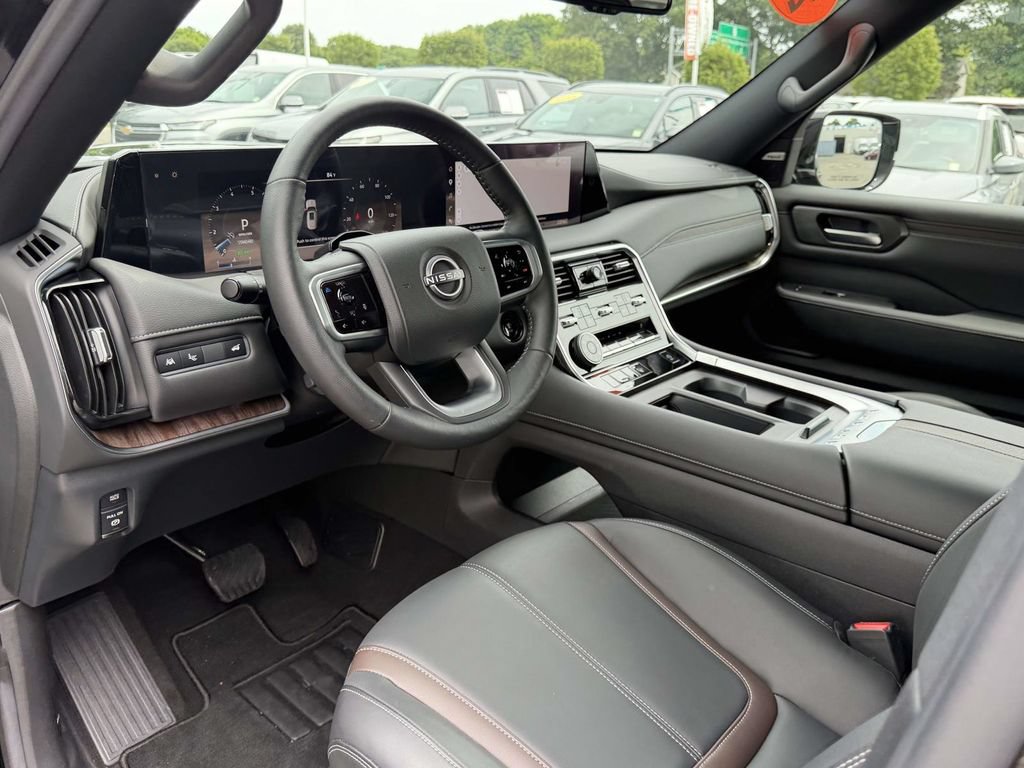Used 2025 Nissan Armada SL AWD/4WD image 17