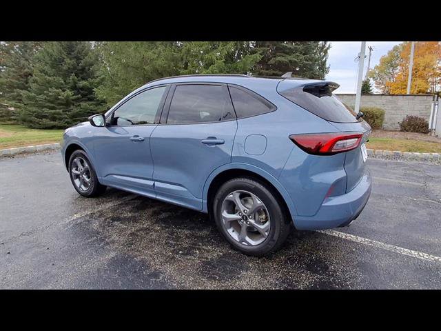 Certified 2024 Ford Escape ST-Line w/ Tech Pack #1 AWD/4WD image 6