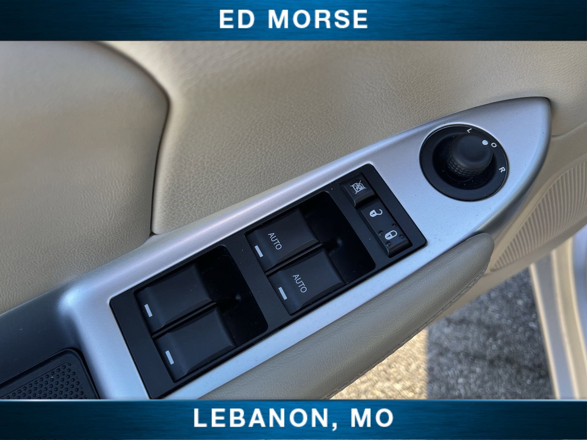 Used 2011 Chrysler 200 Limited image 20