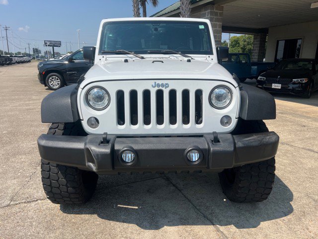 Used 2018 Jeep Wrangler Unlimited Rubicon w/ Connectivity Group AWD/4WD image 13