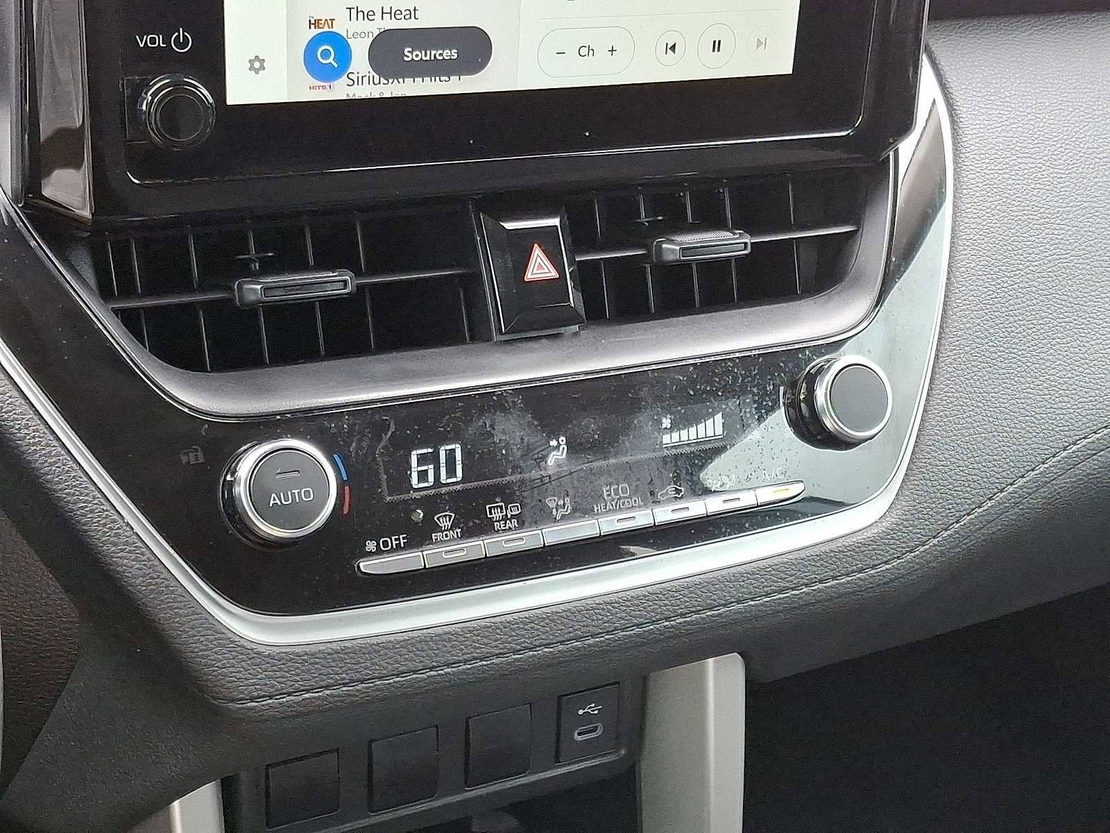 Used 2025 Toyota Corolla Cross LE image 23