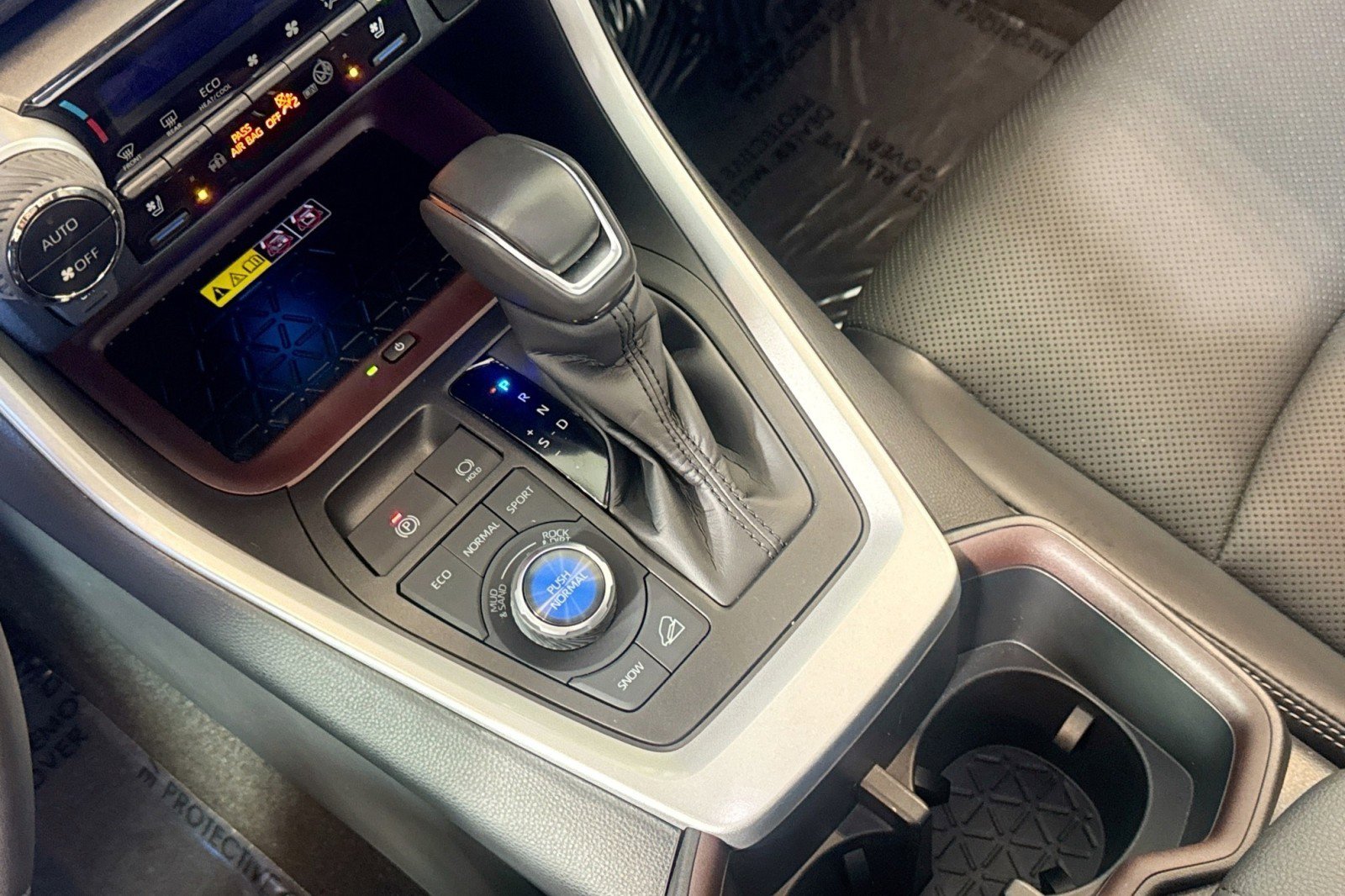 Used 2024 Toyota RAV4 Limited image 16