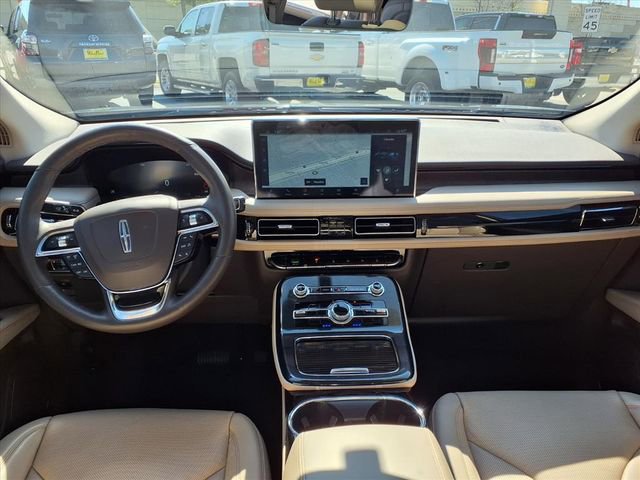 Certified 2023 Lincoln Nautilus Reserve image 4