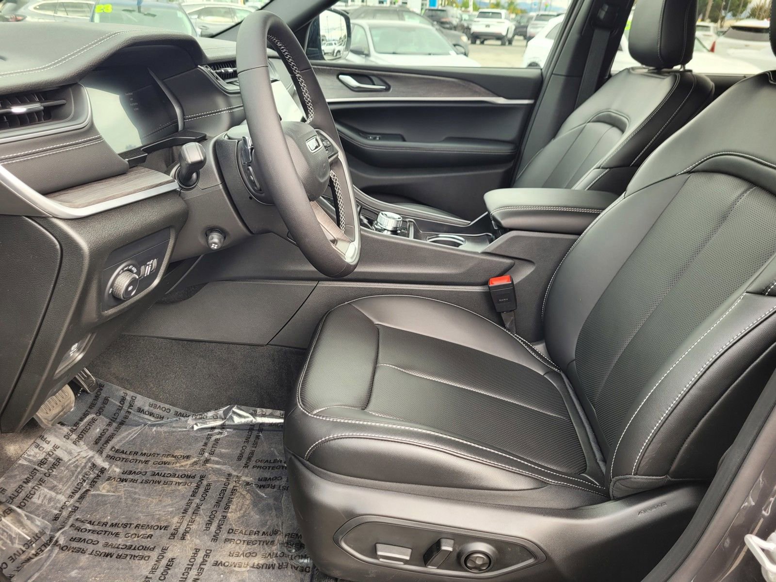 New 2025 Jeep Grand Cherokee L Limited w/ Luxury Tech Group II image 12