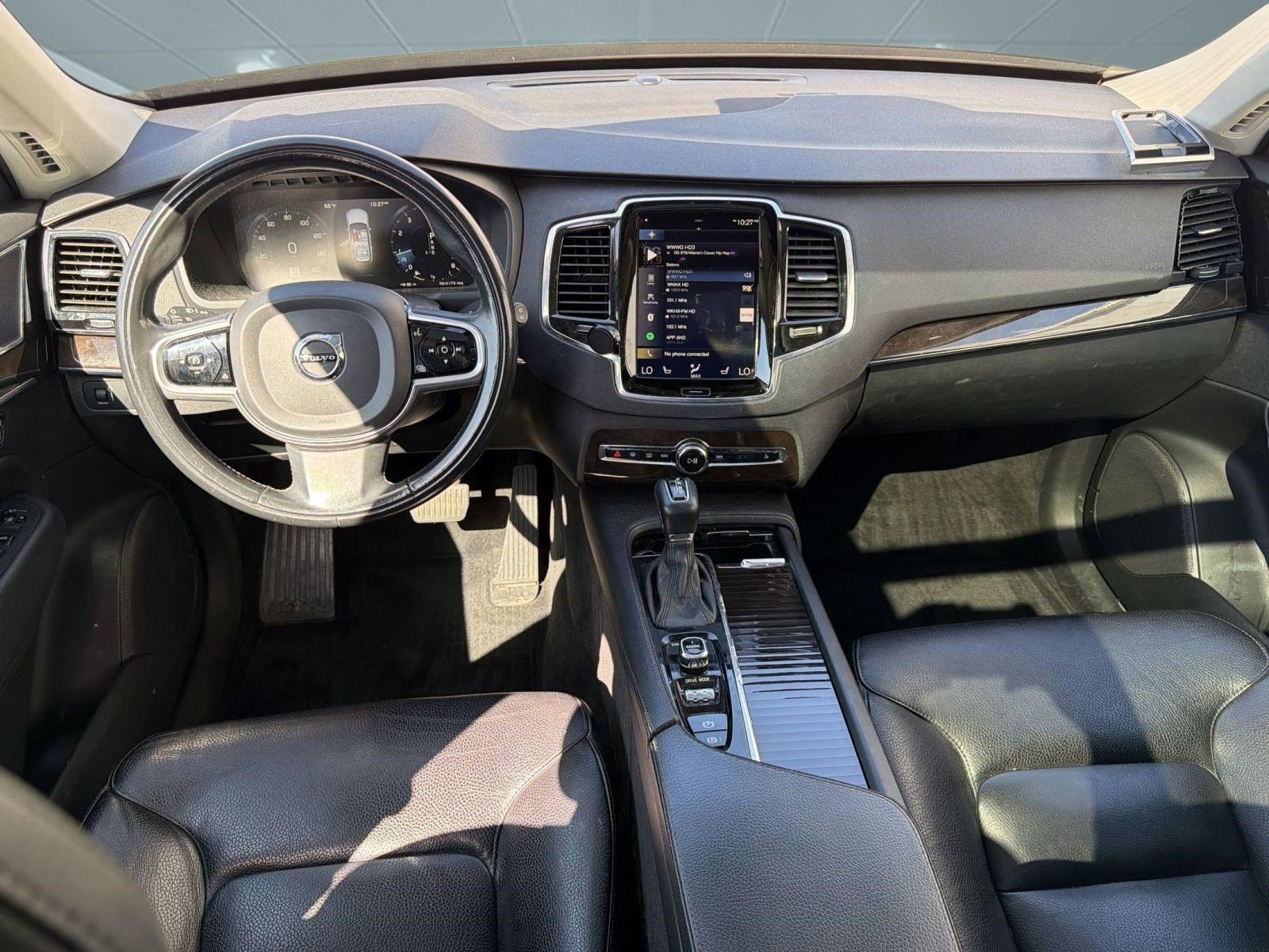 Used 2017 Volvo XC90 T6 Momentum w/ Vision Package image 16