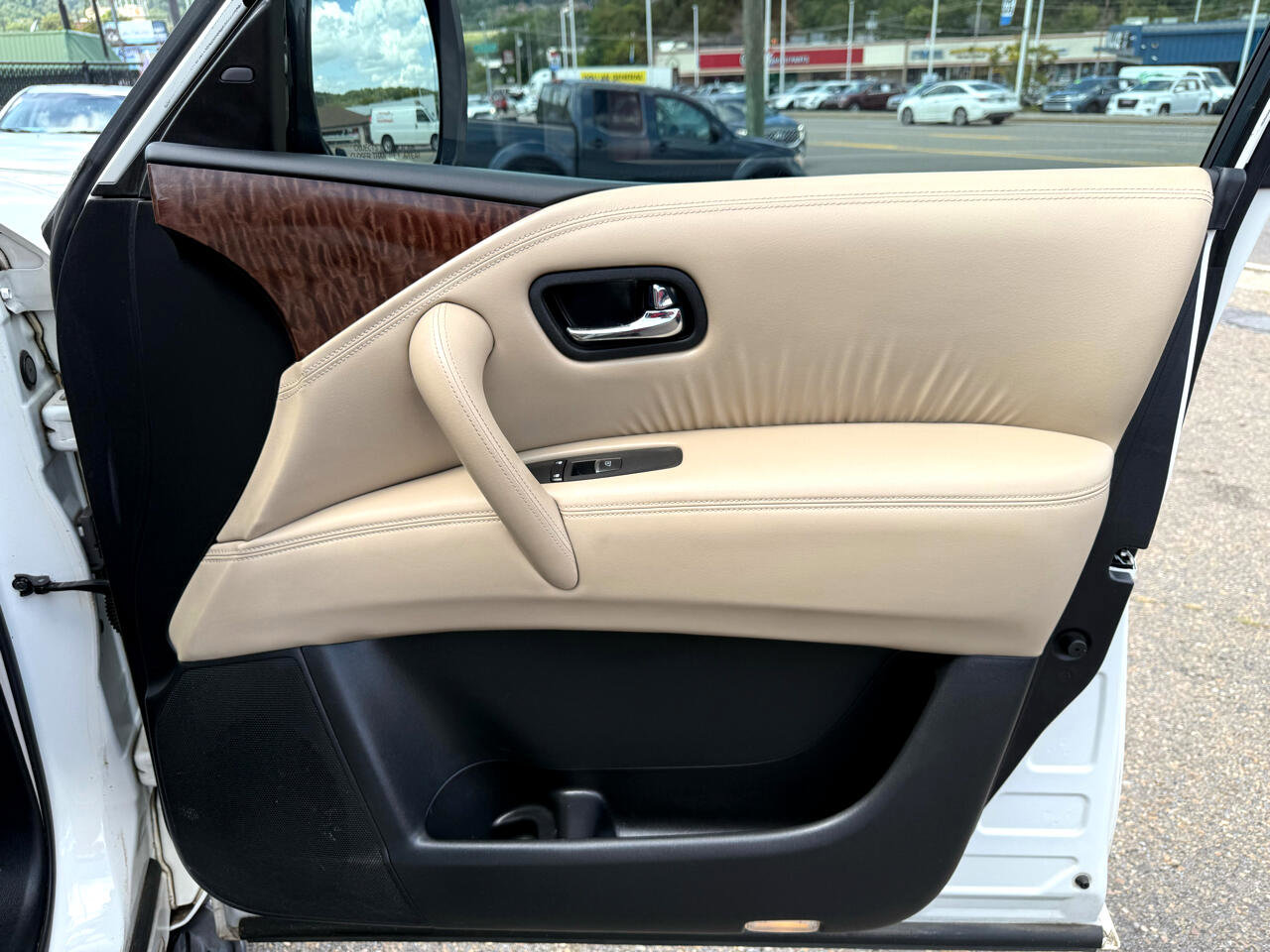 Used 2017 Nissan Armada Platinum w/ Captain Seat Package image 41