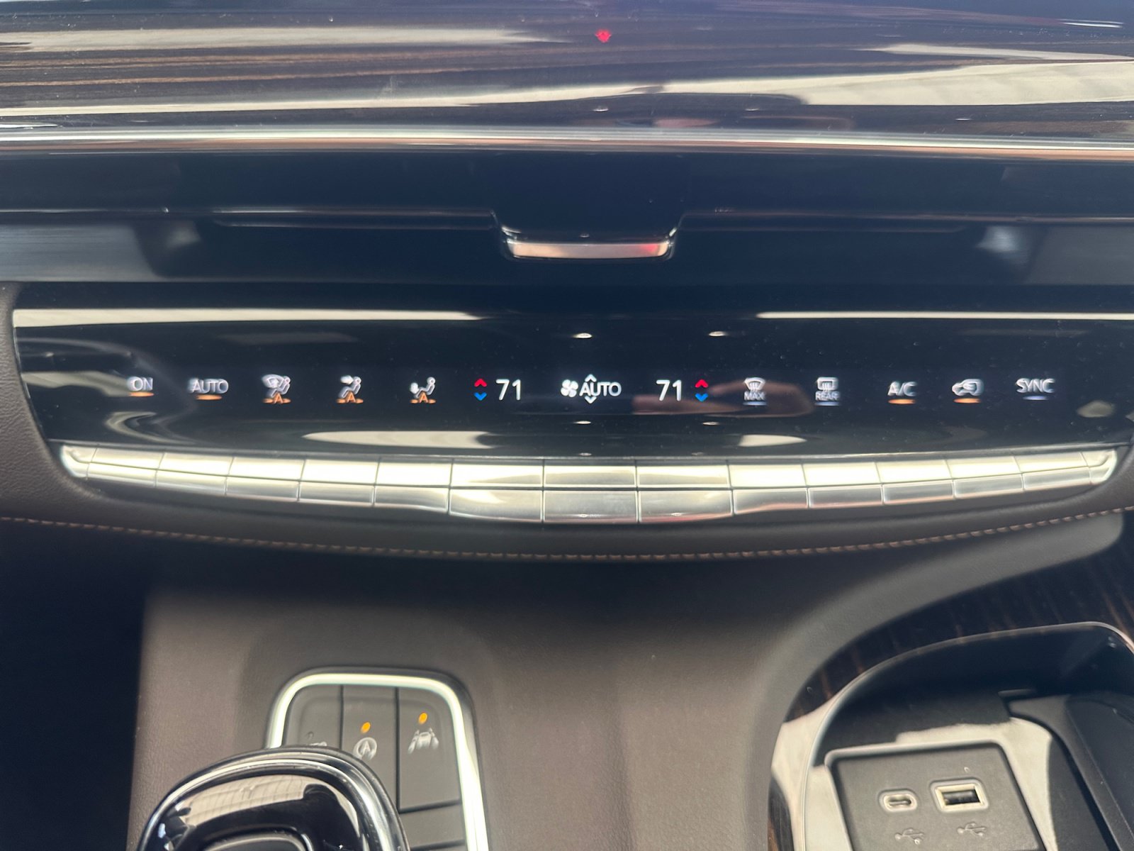 Used 2022 Cadillac Escalade Sport w/ Touring Package AWD/4WD image 21