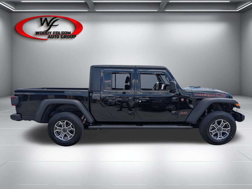Used 2024 Jeep Gladiator Mojave AWD/4WD image 2