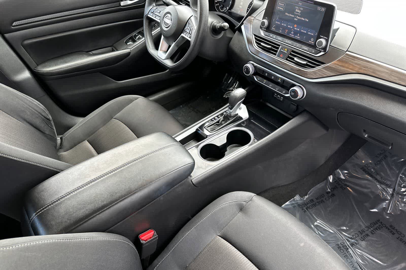 Used 2024 Nissan Altima 2.5 SV FWD image 15