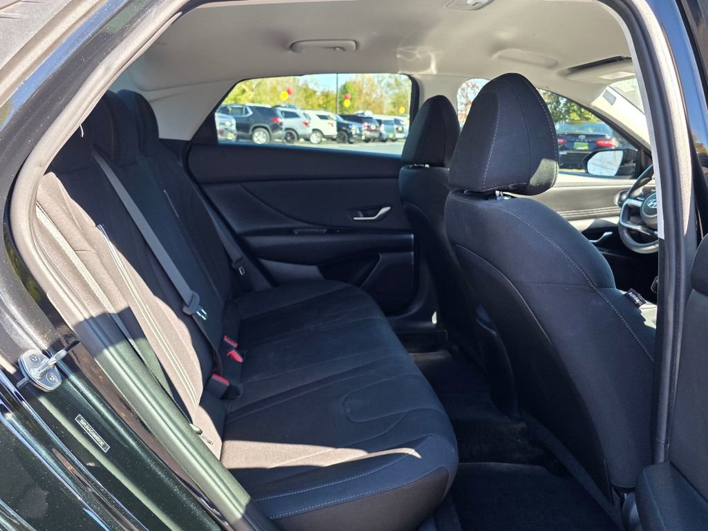 Used 2022 Hyundai Elantra SEL w/ Convenience Package image 36