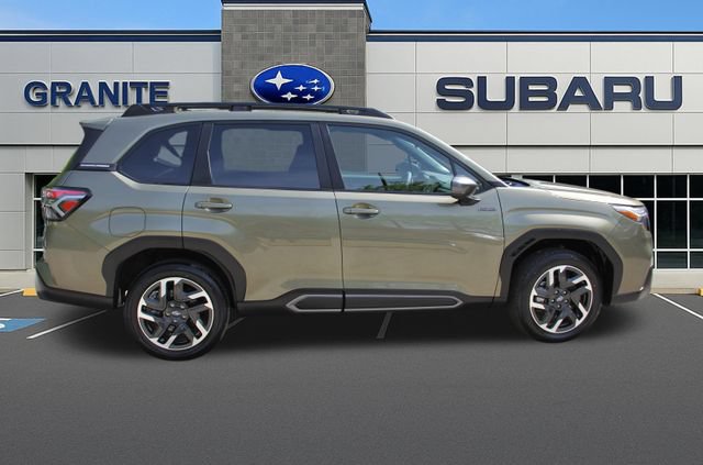 Used 2025 Subaru Forester Limited AWD/4WD image 12