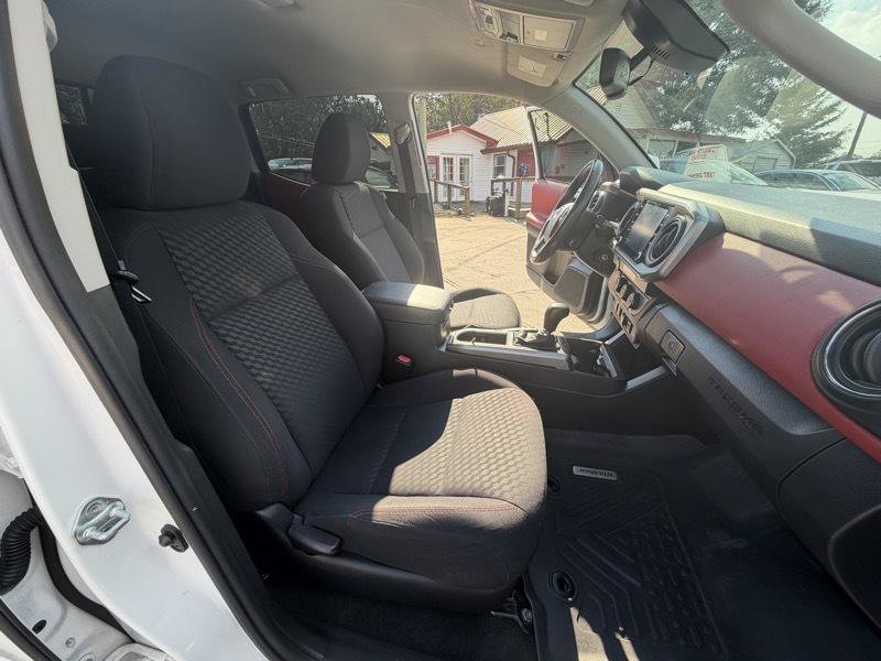 Used 2021 Toyota Tacoma SR5 RWD image 15