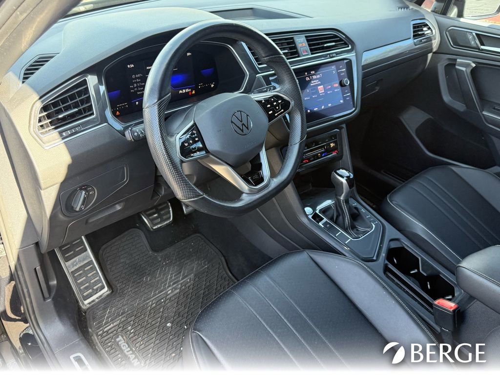 Used 2022 Volkswagen Tiguan SE R-Line image 12