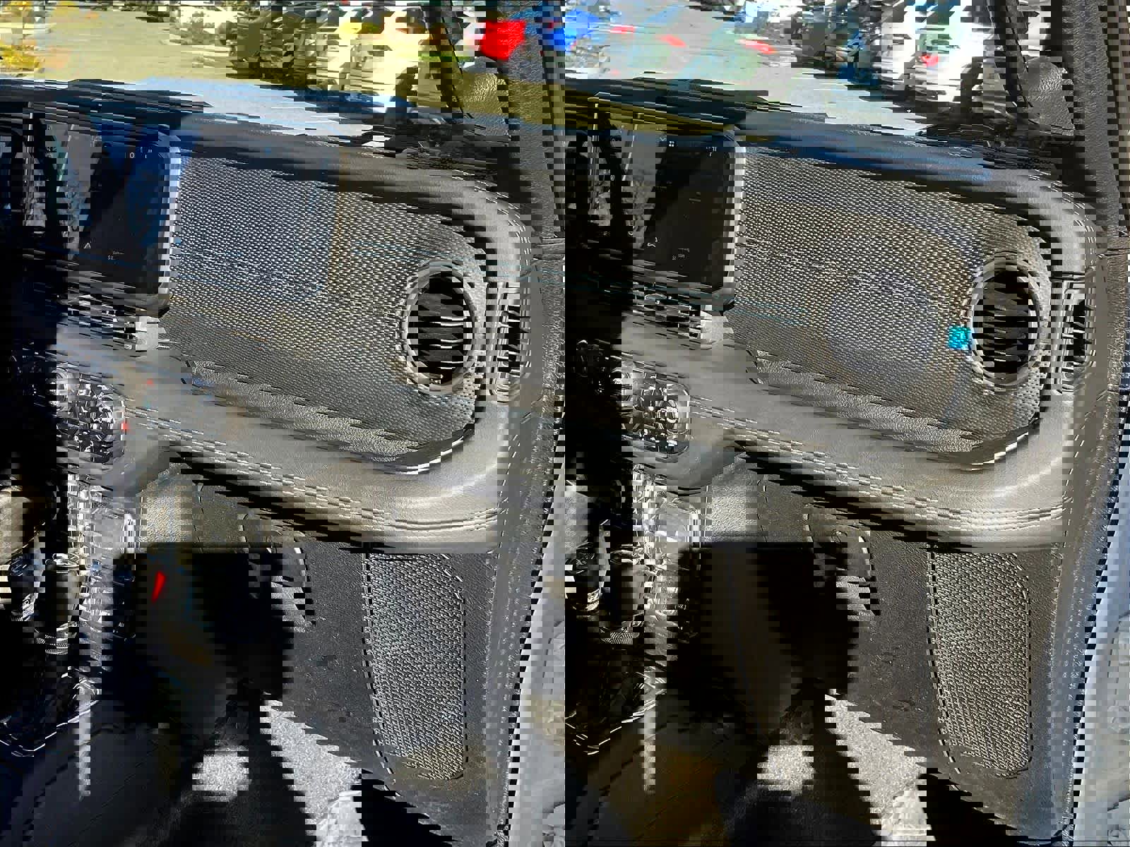 Used 2024 Jeep Wrangler Unlimited Rubicon 4xe image 13