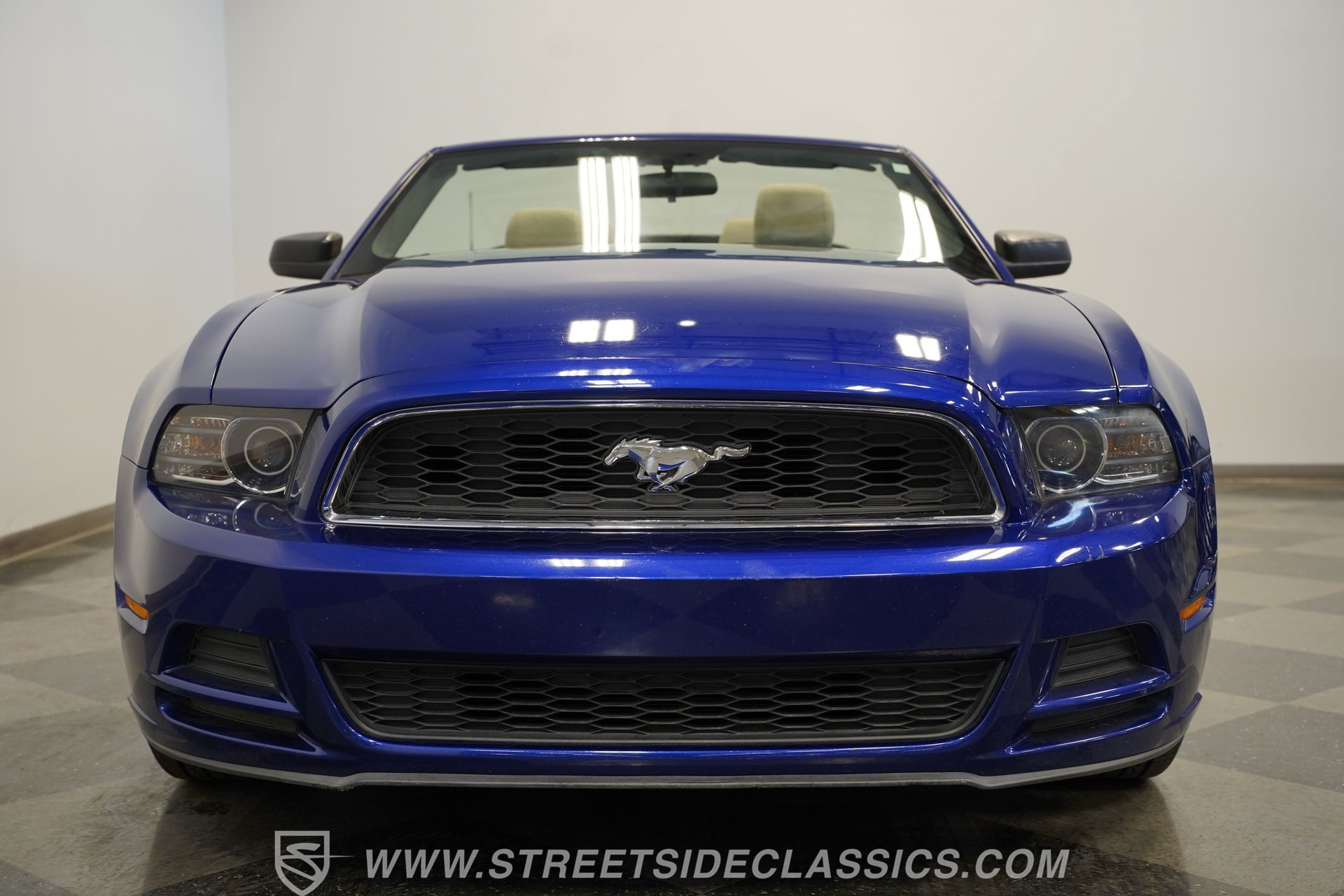 Used 2014 Ford Mustang Convertible RWD image 18