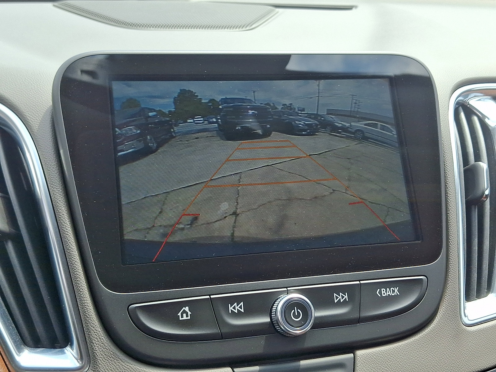 Used 2016 Chevrolet Malibu Hybrid w/ Leather Package FWD image 24