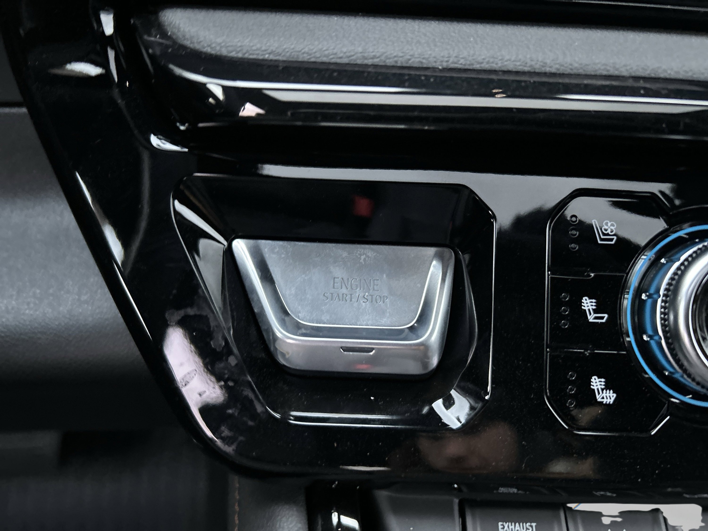 New 2026 GMC Sierra 2500 AT4 w/ AT4 Premium Plus Package image 21