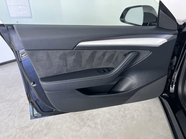 Used 2023 Tesla Model 3 Standard Range image 22