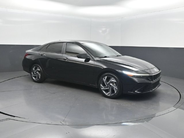 Used 2025 Hyundai Elantra Sport FWD image 28