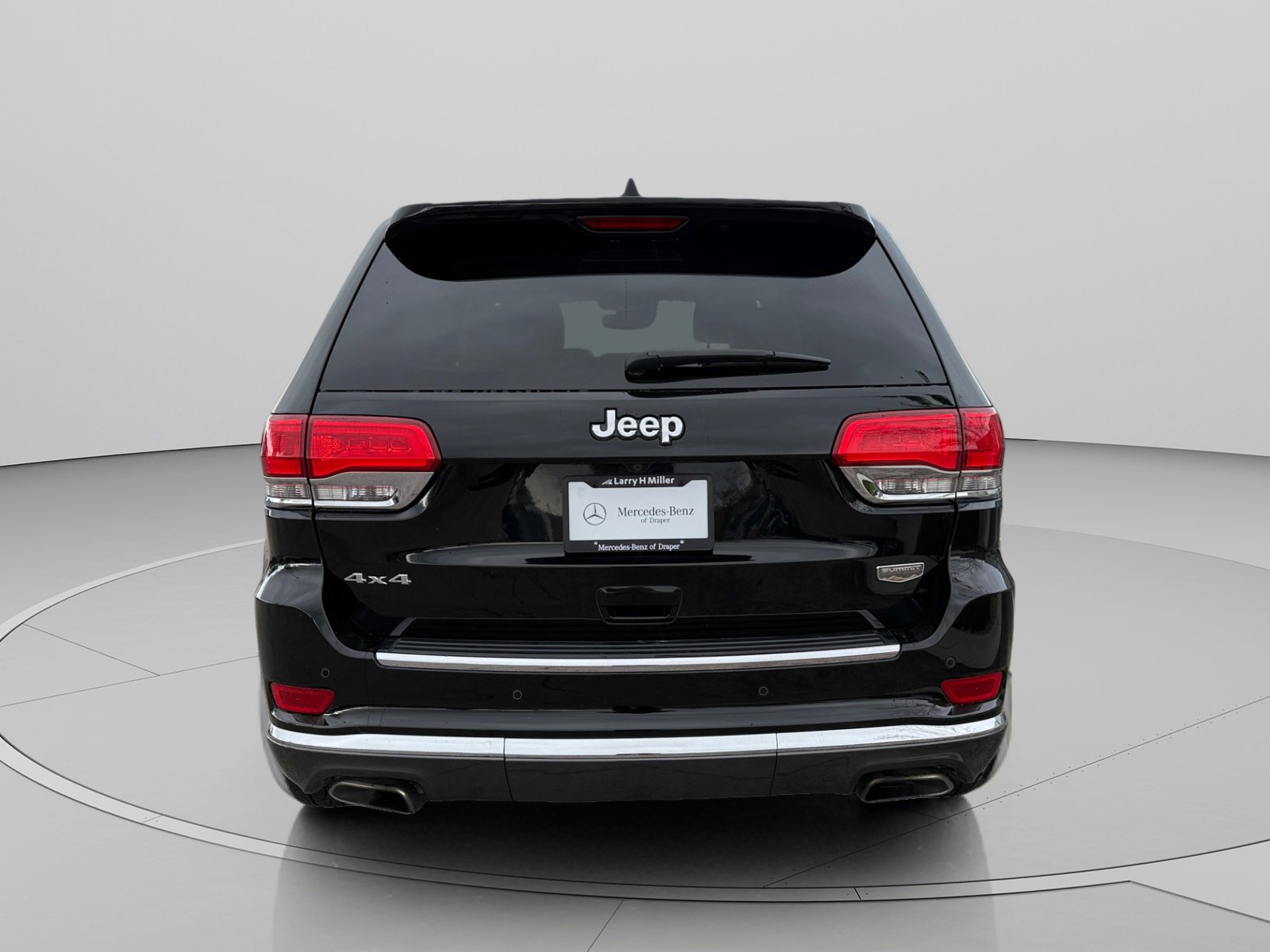 Used 2019 Jeep Grand Cherokee Summit image 4
