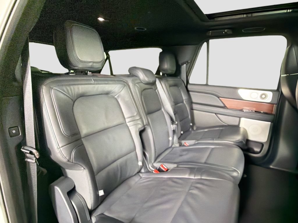 Certified 2023 Lincoln Navigator L Reserve RWD image 28