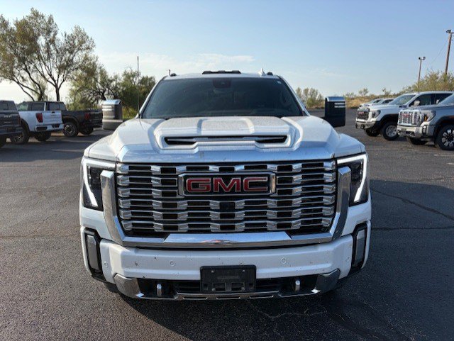Used 2024 GMC Sierra 3500 Denali w/ Denali Reserve Package AWD/4WD image 2