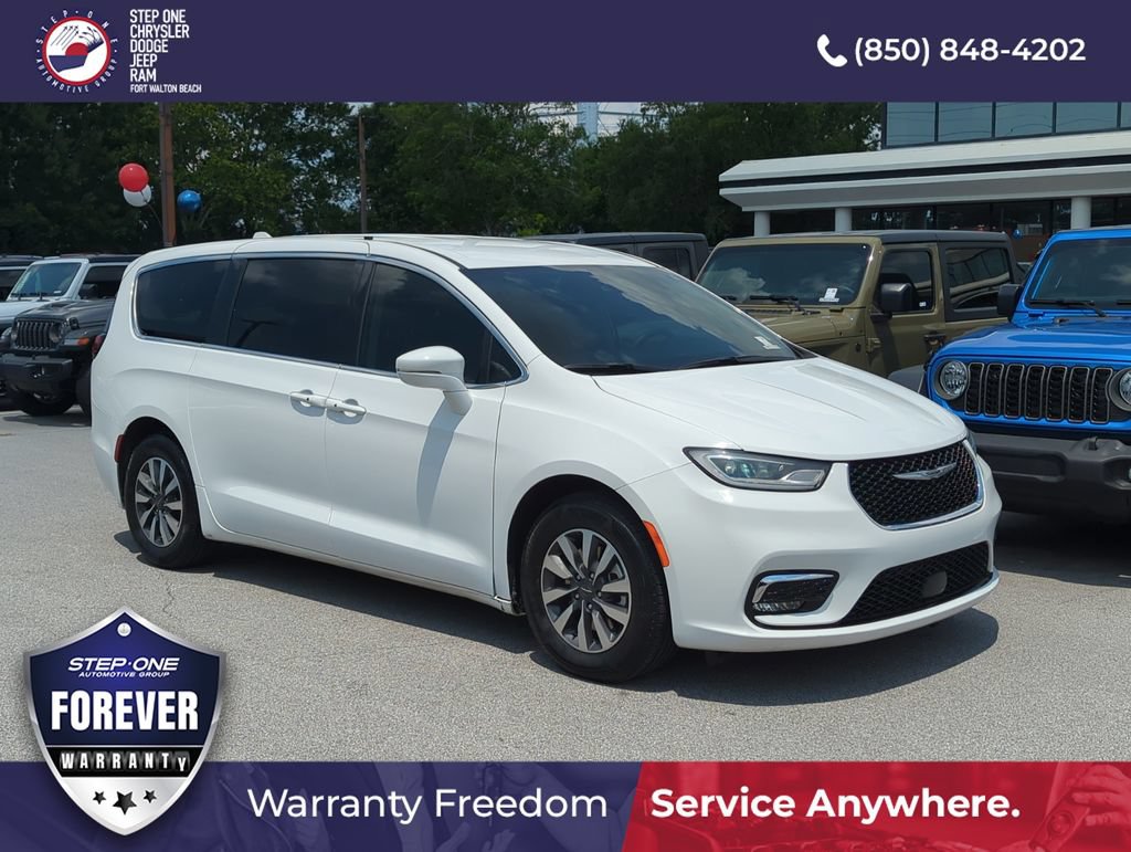 Used 2022 Chrysler Pacifica Touring-L FWD image 8