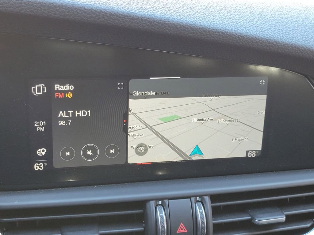 Used 2024 Alfa Romeo Giulia Sprint RWD image 11