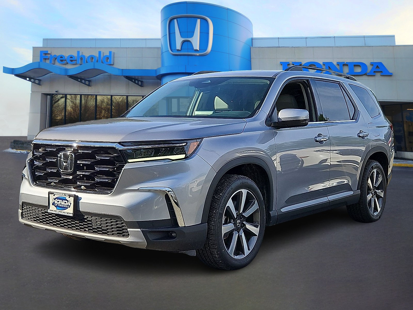 Certified 2024 Honda Pilot Touring image 3