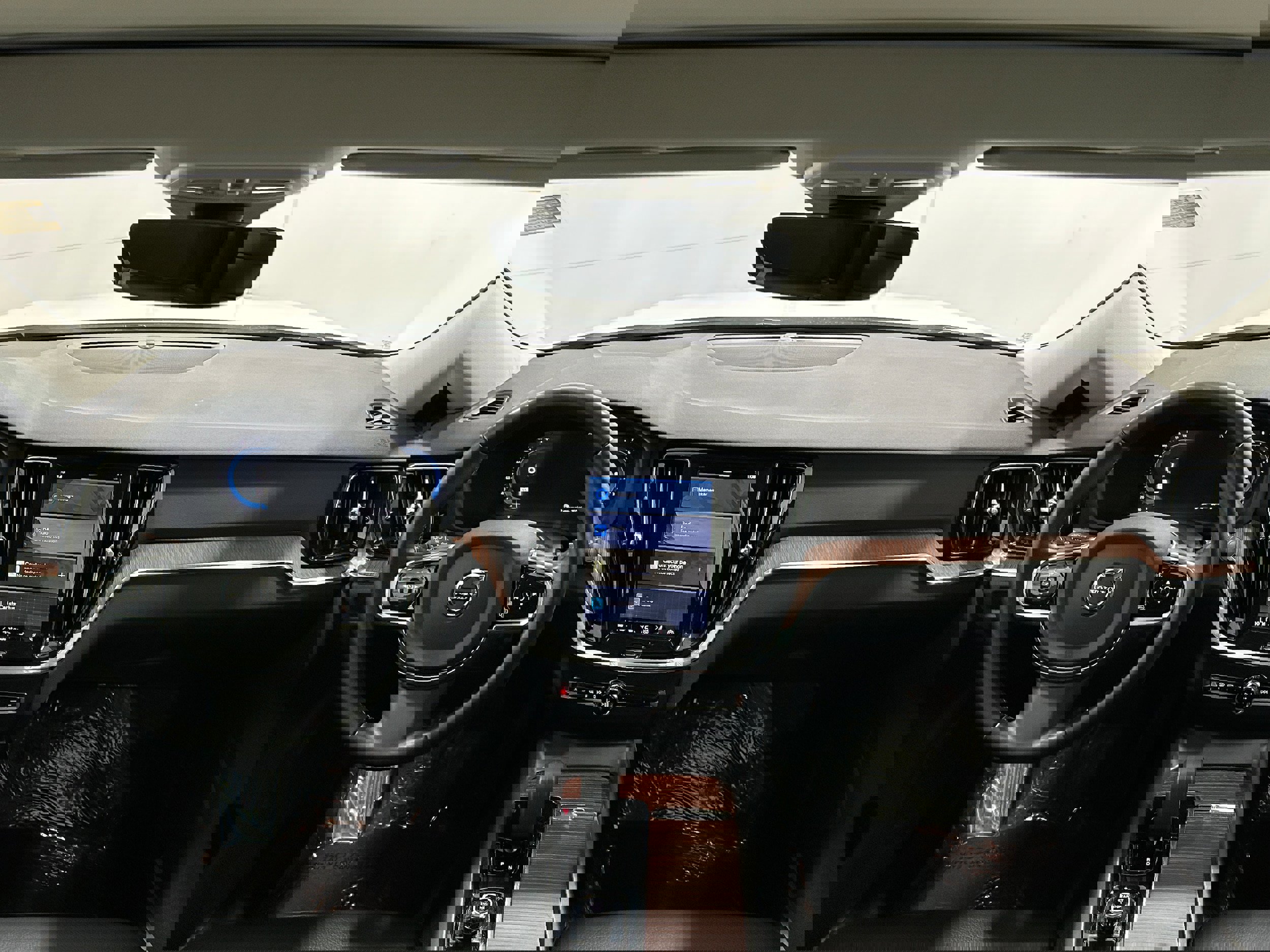 Used 2024 Volvo S60 B5 Plus image 11