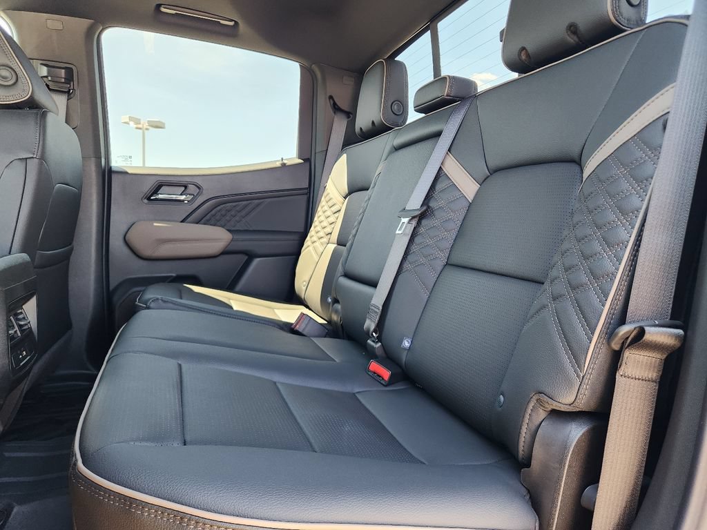 New 2026 GMC Canyon Denali w/ LPO, Denali Black Edition AWD/4WD image 4