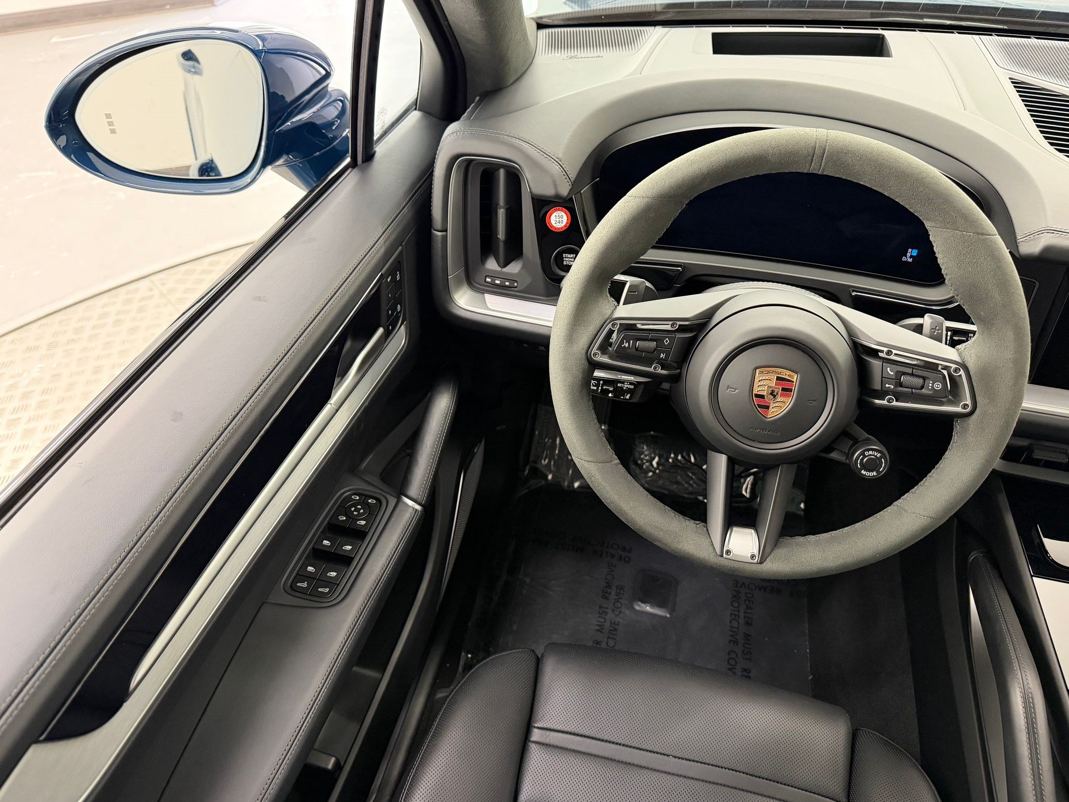 New 2025 Porsche Cayenne GTS AWD/4WD image 27