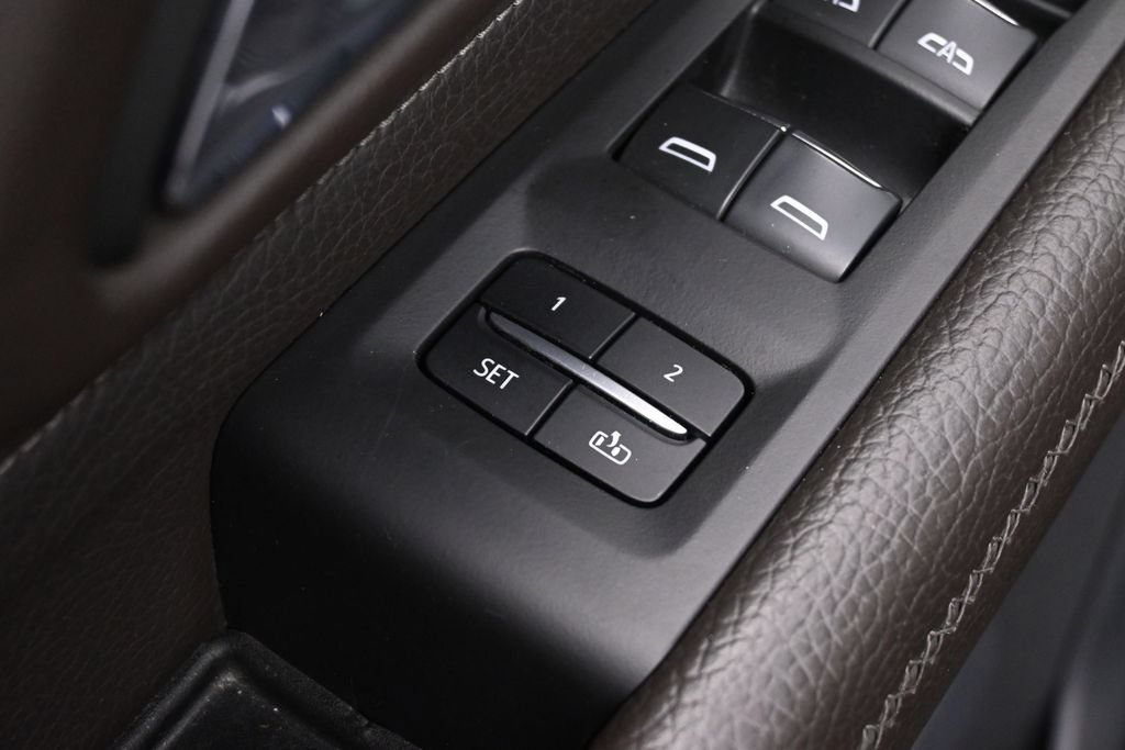 Used 2023 GMC Yukon XL Denali AWD/4WD image 45