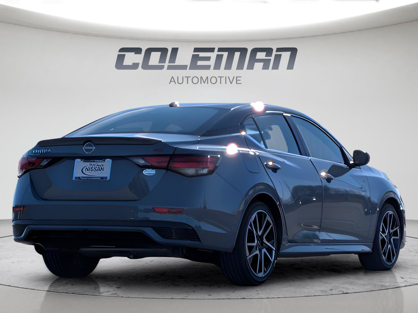 Certified 2025 Nissan Sentra SR FWD image 5