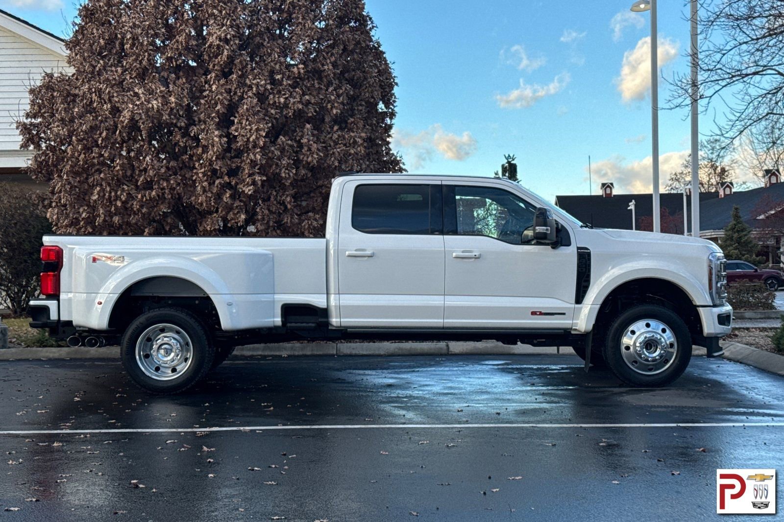 Used 2026 Ford F450 Platinum w/ FX4 Off-Road Package image 3
