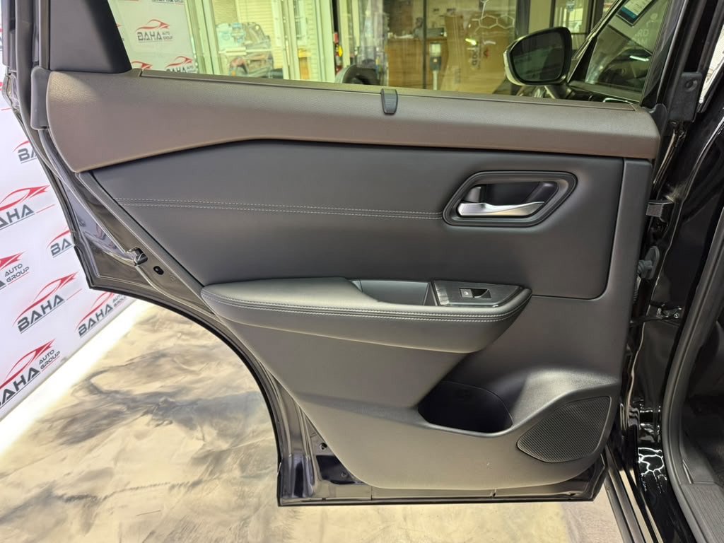 Used 2023 Nissan Rogue SV w/ SV Premium B Package AWD/4WD image 26