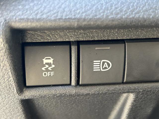 Certified 2023 Toyota Sienna Platinum image 28