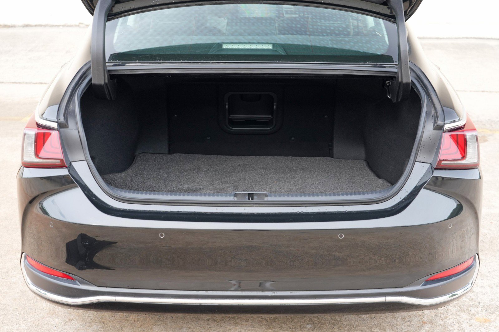 Used 2021 Lexus ES 300h w/ Premium Package FWD image 9