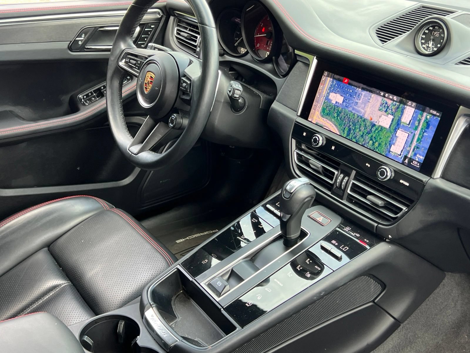 Certified 2024 Porsche Macan GTS AWD/4WD image 16